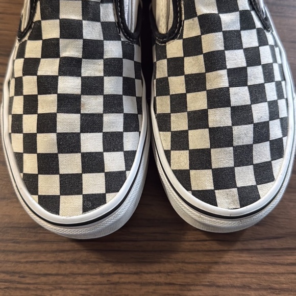 Vans Classic Checkerboard White & Black Slip-On Shoes - Picture 4 of 6